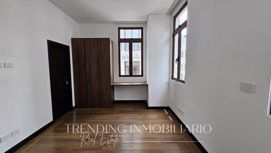 Apartamento en renta zona 16 edificio Olmos de Cayalá de 3 habitaciones + 2 parqueos