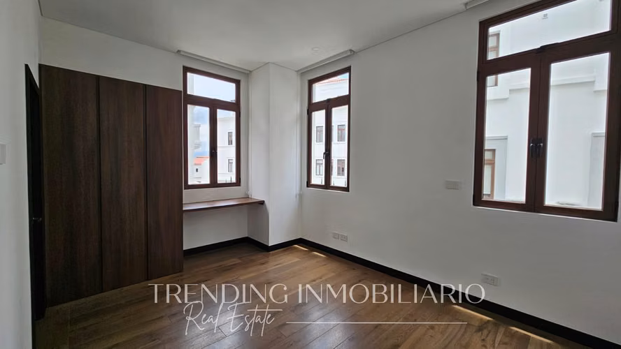 Apartamento en renta zona 16 edificio Olmos de Cayalá de 3 habitaciones + 2 parqueos