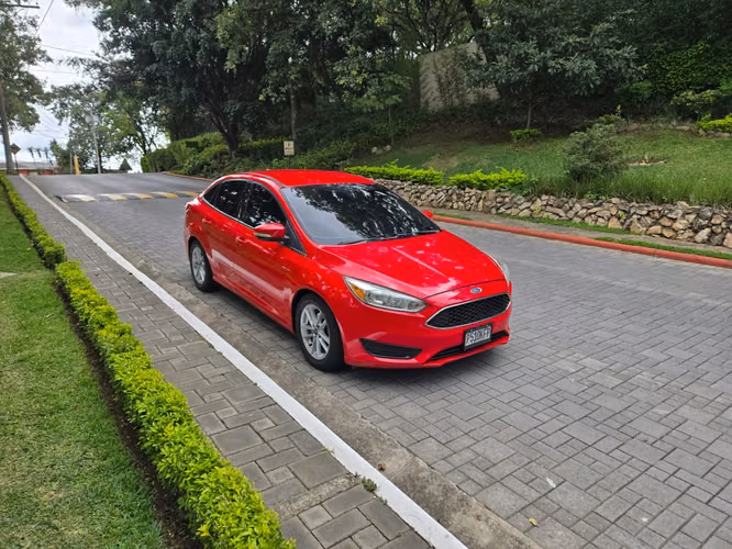 FORD FOCUS 2015 ESPECIAL EDITION