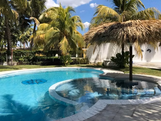 Casa vacacional Venta Disponible Casa de Playa en Venta | Monterrico – A solo 100 metros del mar