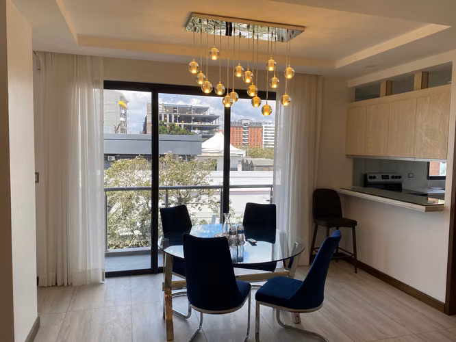 ALQUILO NUEVO APARTAMENTO GRANDE CON PRIVACIDAD DE SOLO UN VECINO EN ZONA 15.
