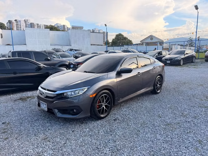 Honda Civic 2018 automático recién ingreso