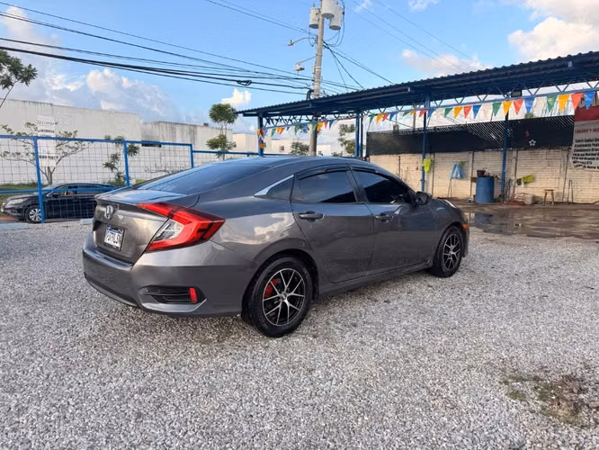 Honda Civic 2018 automático recién ingreso