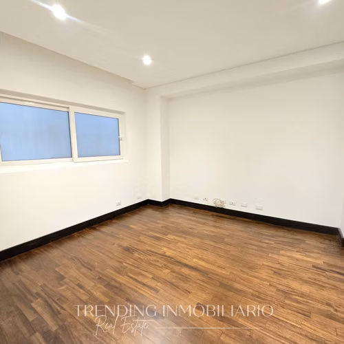 Apartamento en renta zona 14 edificio 5 Avenida de 3 habitaciones + 3 parqueos - Imagen 7