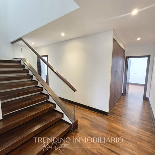 Apartamento en renta zona 14 edificio 5 Avenida de 3 habitaciones + 3 parqueos - Imagen 5