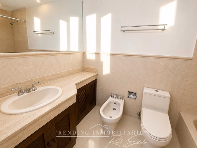 Apartamento en renta zona 14 edificio Cobella de una habitación + un parqueo