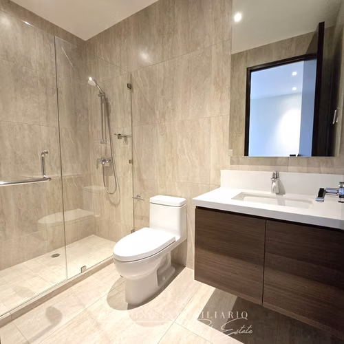 Apartamento en renta zona 14 edificio Santa Inés del Parque 2 habitaciones + 2 parqueos