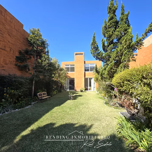 Casa en renta zona 16 Kanajuyú Alta Bosque de 3 habitaciones + 2 parqueos