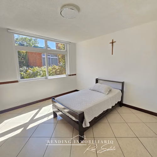 Casa en renta zona 16 Kanajuyú Alta Bosque de 3 habitaciones + 2 parqueos