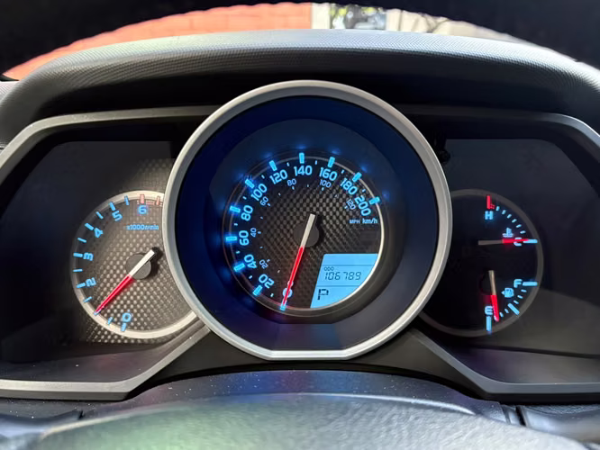 Toyota 4Runner año 2019 de agencia