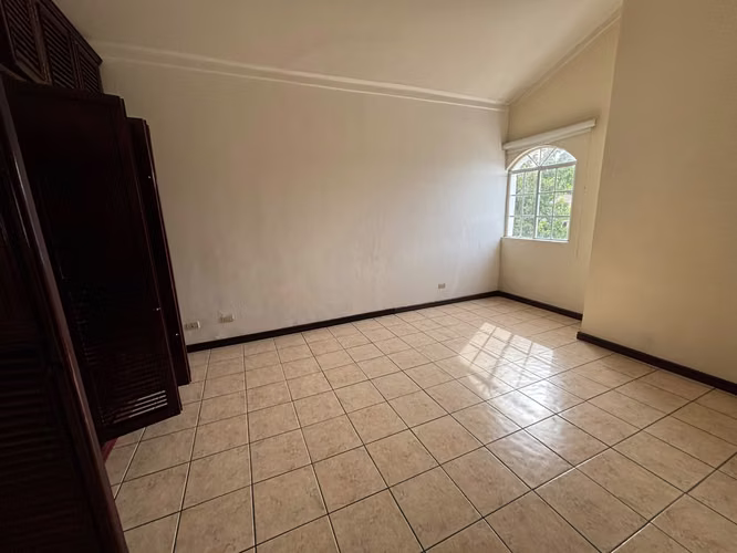 CASA EN ALQUILER EN SANTA ANITA II, KM 18.6 CARRETERA A EL SALVADOR