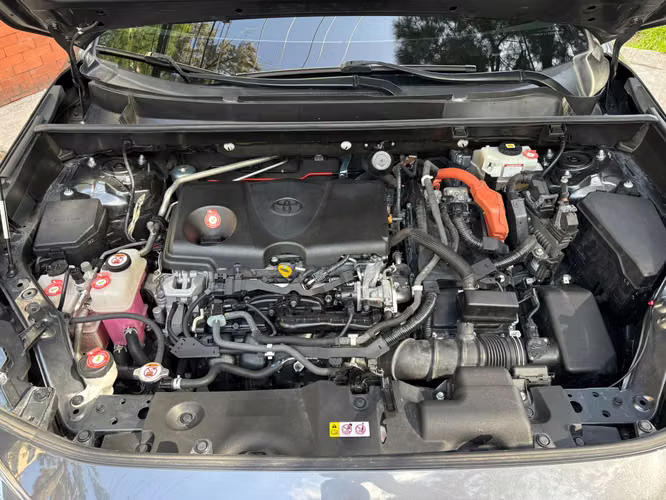 Toyota RAV4 Hibrid año 2021 de agencia