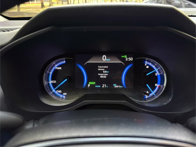 Toyota RAV4 Hibrid año 2021 de agencia