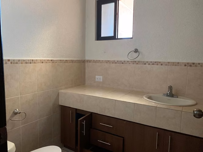 VENDO CASA EN ESQUINA PORTAL DE SAN ISIDRO 3 - HACIENDA REAL Z.16 - Imagen 17