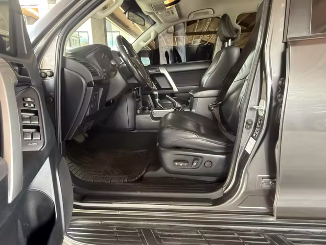 2022 Toyota Prado TXL