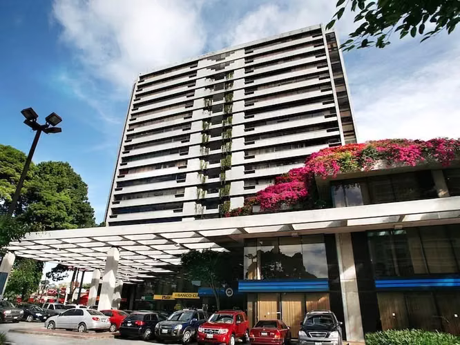 Oficina corporativa premium en Zona 10 - Centro Gerencial Las Margaritas - en Alquiler