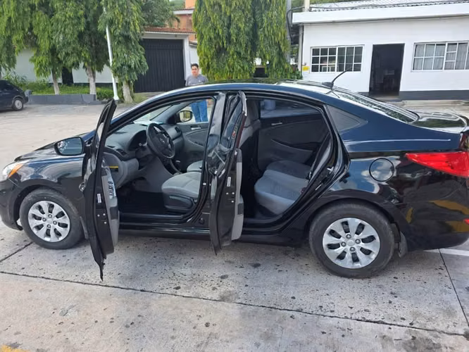 Hyundai Accent 2015