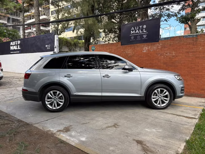Audi Q7 2.0TFSI de agencia