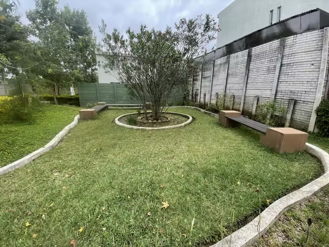 Casa en Venta | 116 m2 | 4 Hab | 3 Baños | Zona 10 Mixco en Condominio