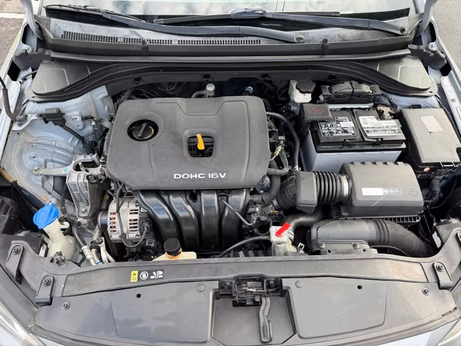 HYUNDAI ELANTRA 2.0 AUTOMATICA 4 CIL. 2017 IMPORTADA RECIÉN INGRESO
