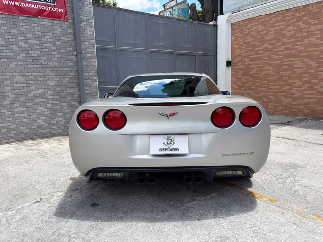 Chevrolet Corvette C06 de agencia Modelo 2006