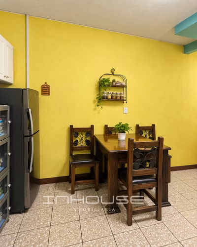 CASA EN VENTA EN ZONA 12 LA REFORMITA – FUERA DE GARITA-