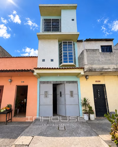 CASA EN VENTA EN ZONA 12 LA REFORMITA – FUERA DE GARITA-