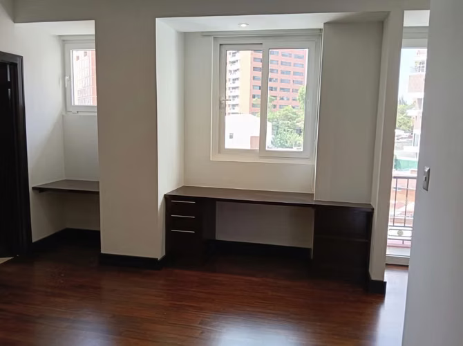 Dúplex en Renta Zona 14 | 452 m² | 3 Dorm. + Estudio | Terraza Privada | 3 Parqueos | Bodega - Imagen 8