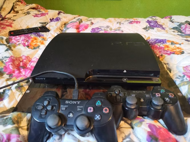 Cambio 3 consolas Playstation ps4,ps3 y psp por una steam deck o similar doy ribete si lo amerita