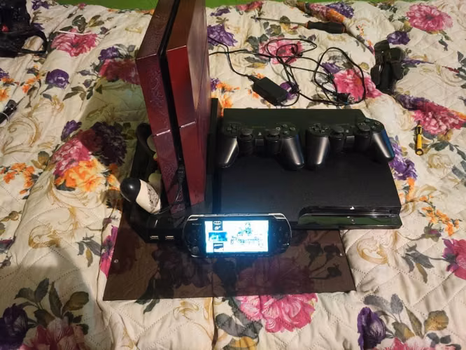 Cambio 3 consolas Playstation ps4,ps3 y psp por una steam deck o similar doy ribete si lo amerita