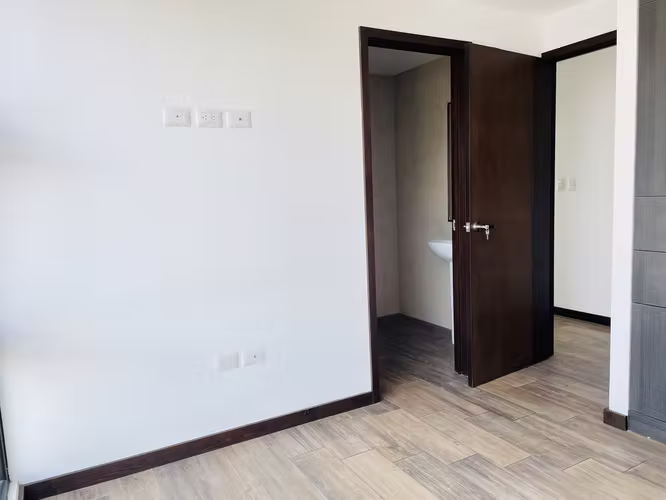 Apartamento de 2 Habitaciones en zona 15 Vista Hermosa 2 - Imagen 11