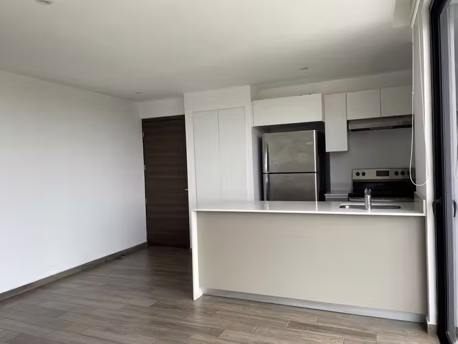 Apartamento de 2 Habitaciones en zona 15 - Imagen 3