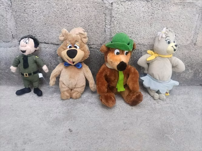 COMBO DE 4 PELUCHES DEL OSO YOGGY
