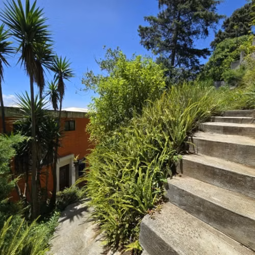 Casa en Venta con Vista Panorámica al Lago de Amatitlán