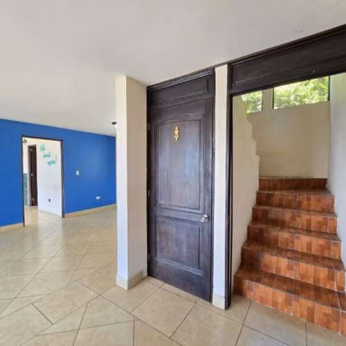 Casa en Venta con Vista Panorámica al Lago de Amatitlán
