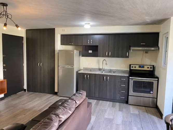 Alquilo Apartamento Semi-Amueblado 3 dormitorios Villas Granada 2 Santa Catarina Pinula