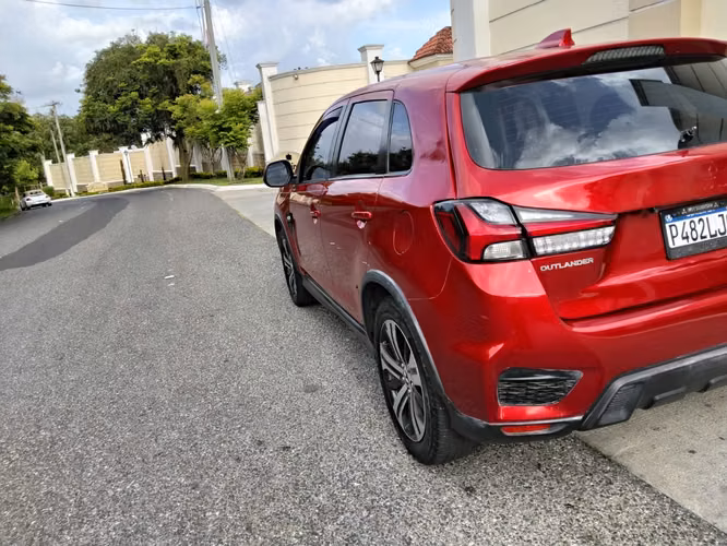 Mitsubishi Outlander Sport 2020