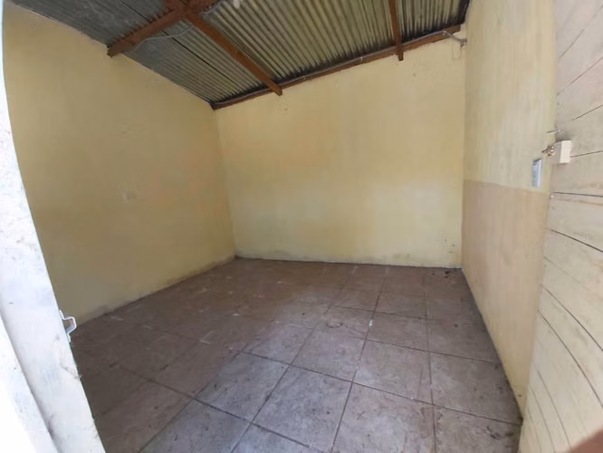 VENDO Terreno COMERCIAL con Construcción para Mejorar en Zona 1 San Lucas Sacatepéquez
