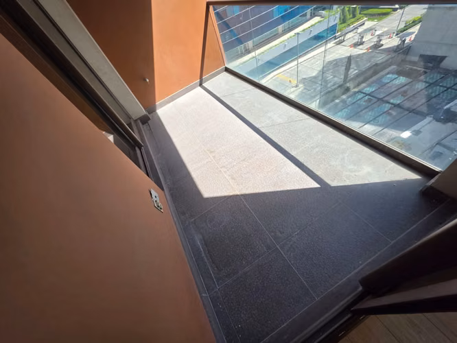 Apartamento en renta en Veinti4 Zona 10 con piscina climatizada y vistas panorámicas