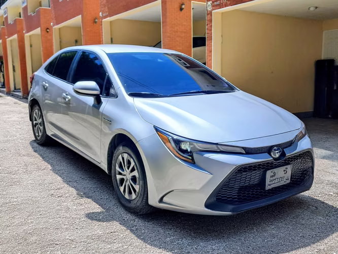 2022 TOYOTA COROLLA HYBRID 1.8L RÉCORD D AGENCIA