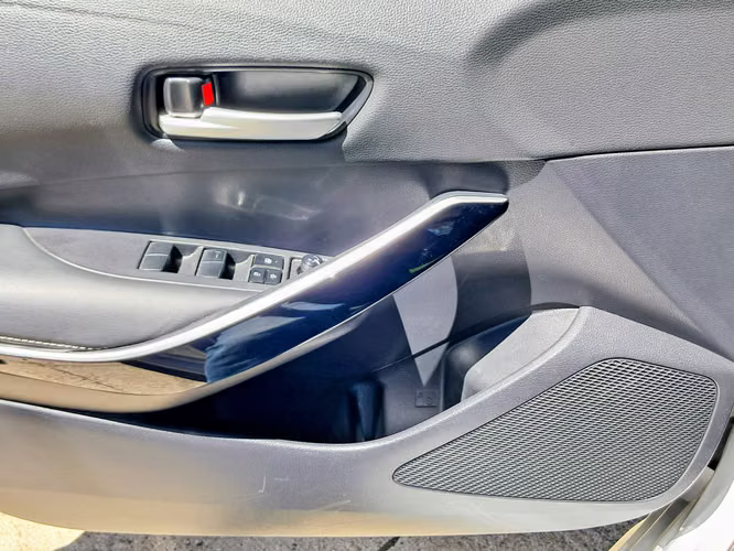 2022 TOYOTA COROLLA HYBRID 1.8L RÉCORD D AGENCIA