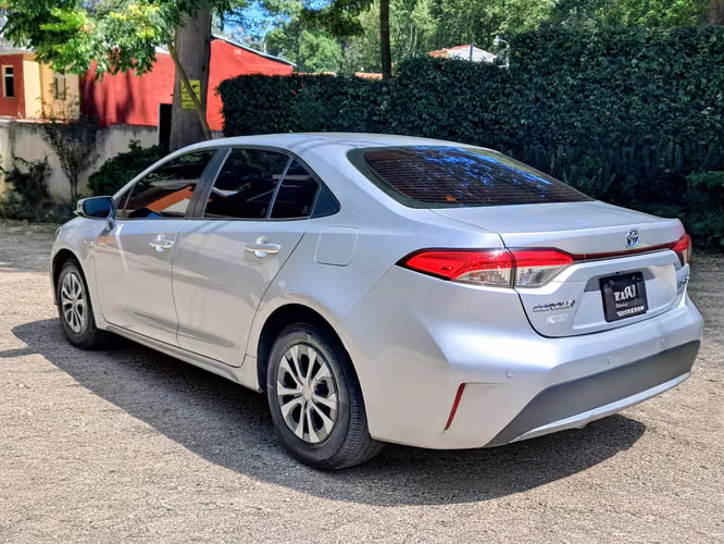 2022 TOYOTA COROLLA HYBRID 1.8L RÉCORD D AGENCIA
