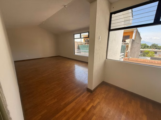 LINDA Y AMPLIA CASA EN RENTA EN ZONA 13 CONDOMINIO SAN SEBASTIAN