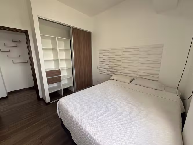 Zona 10 Edificio Brunelo apartamento Amueblado