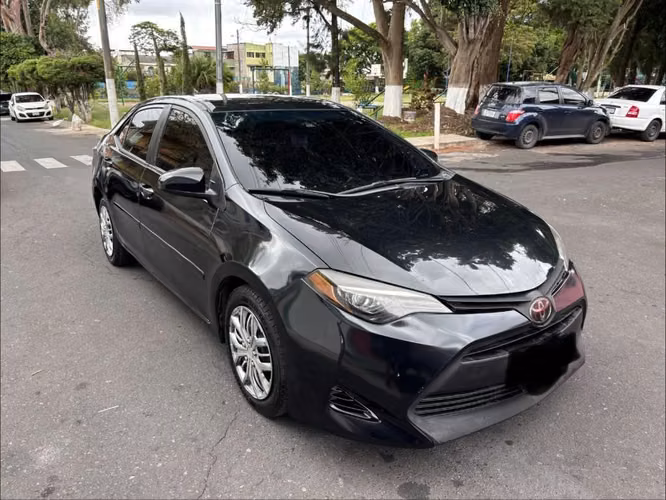 TOYOTA COROLLA LE MODELO 2018 AUTOMÁTICO