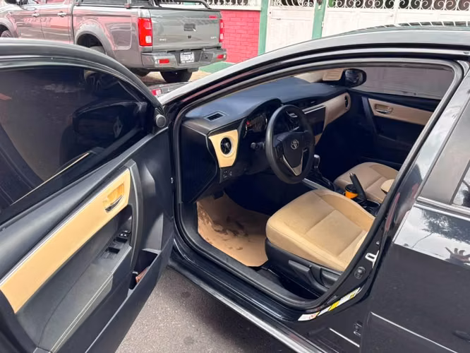 TOYOTA COROLLA LE MODELO 2018 AUTOMÁTICO