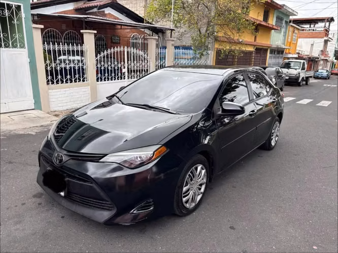 TOYOTA COROLLA LE MODELO 2018 AUTOMÁTICO