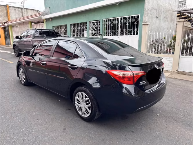 TOYOTA COROLLA LE MODELO 2018 AUTOMÁTICO