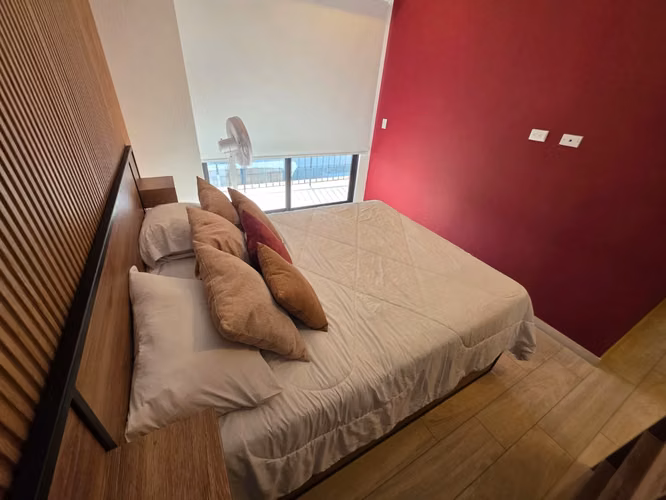 Apartamento amueblado en renta con balcón, rooftop y coworking en Zona 10