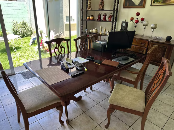 Comedor extensible usado para 6 personas madera de caoba